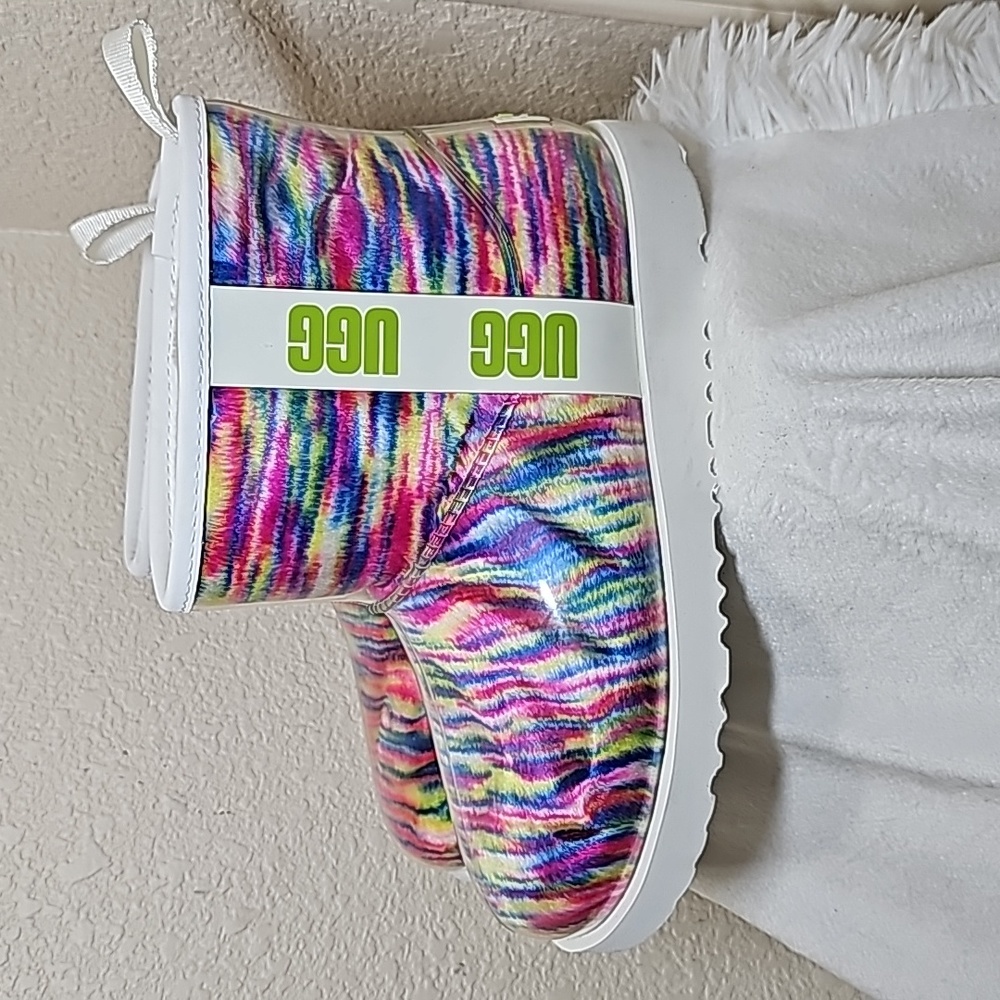 UGG Classic Clear Pixelate Boots - Picture 2 of 12